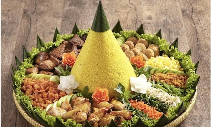 sejarah tumpeng dan maknanya
